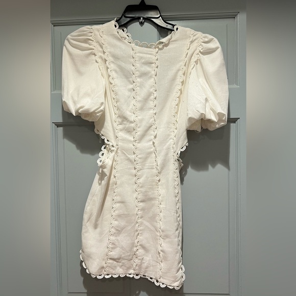 Showpo white dress - Picture 2 of 4